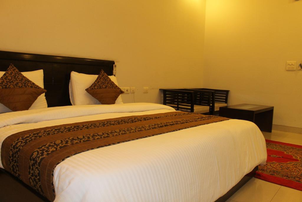 Airport Hotel Jet Inn Suites New Delhi Exterior photo