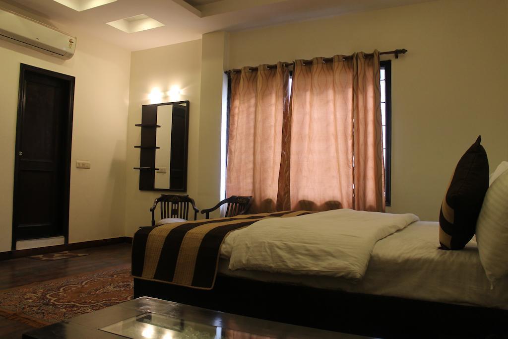 Airport Hotel Jet Inn Suites New Delhi Exterior photo